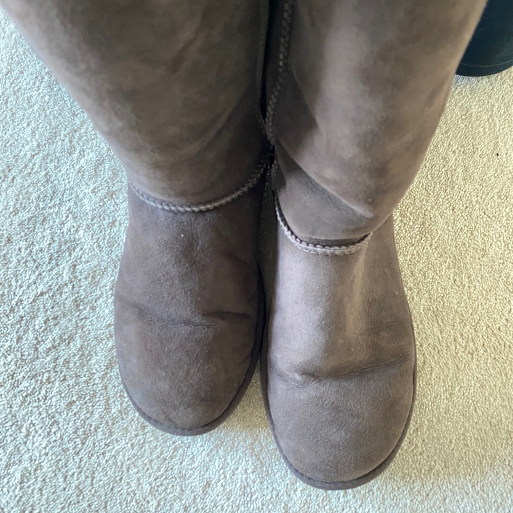 Tall brown Ugg boots - Picture 2 of 4